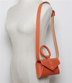 Eko bőrből készült alkalmi női táska rövid és hosszú füllel, több színben