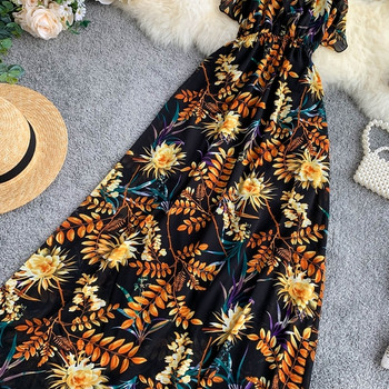 Hosszú női ruha vékony pántokkal