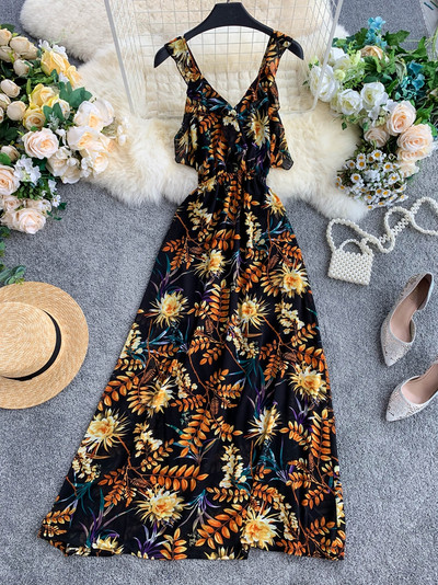 Hosszú női ruha vékony pántokkal