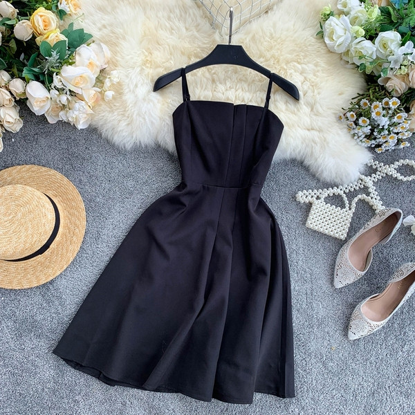 Rochie elegantă de damă, cu bretele subțiri, în negru și roșu