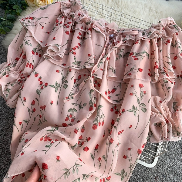 Rózsaszín virágmintás női blúz