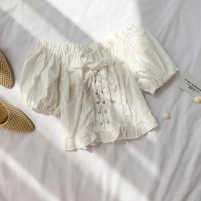 Bluză de damă modernă cu dantelă și mâneci scurte