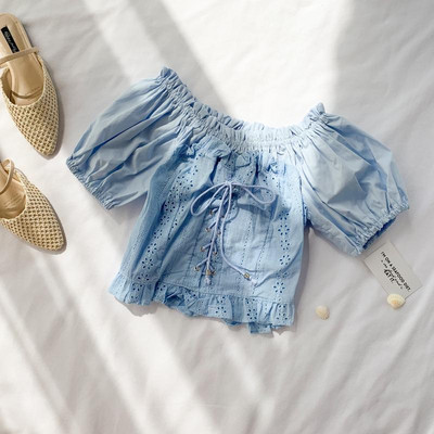 Bluză de damă modernă cu dantelă și mâneci scurte