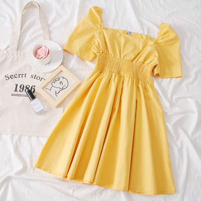 Modern női ruha rövid ujjú, négyzet alakú nyakkivágással, négy színben