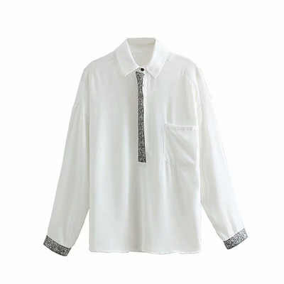 cămașă de damă cu decolteu în V și mâneci lungi în alb și imprimeu animal