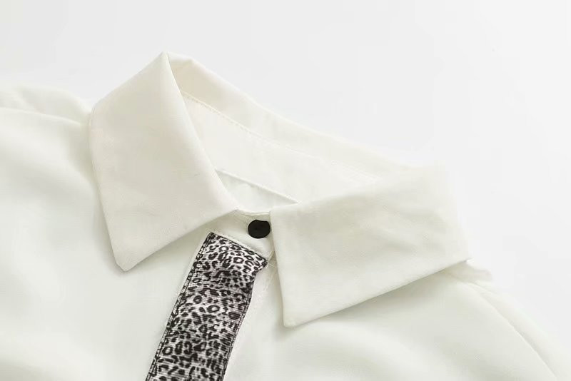 cămașă de damă cu decolteu în V și mâneci lungi în alb și imprimeu animal