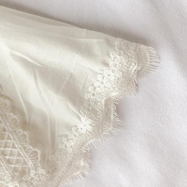 Maieu de damă din dantelă cu decolteu în V în alb și negru