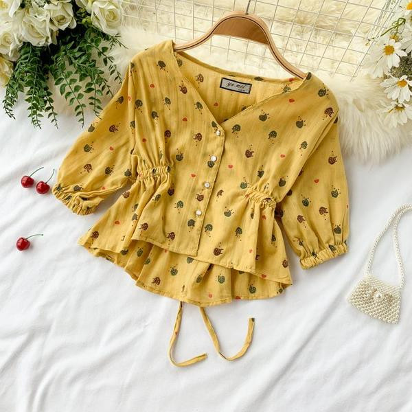 Cămașă de damă cu decolteu în V și nasturi în mai multe culori