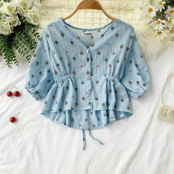 Cămașă de damă cu decolteu în V și nasturi în mai multe culori