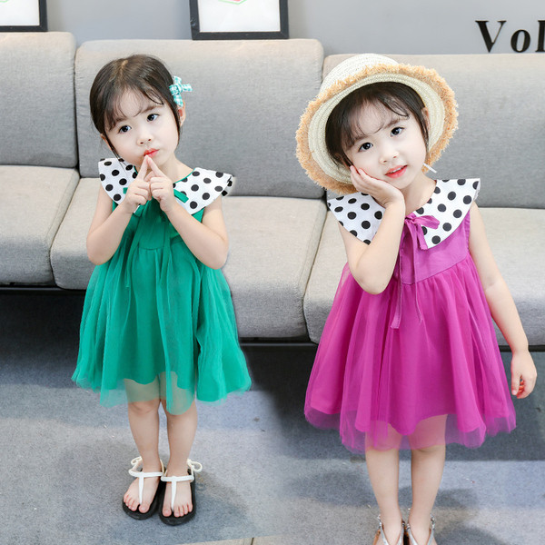 Rochie modernă pentru copii croiată în două culori cu tul