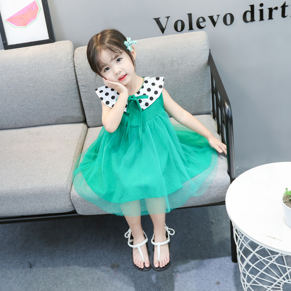 Rochie modernă pentru copii croiată în două culori cu tul