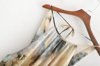 Hosszú és széles női ruha nyakkendővel, strandra és a hétköznapokra egyaránt