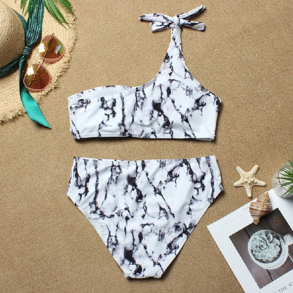 Μοντέρνο γυναικείο μαγιό μπικίνι  με λευκό μαρμάρινο αποτέλεσμα
