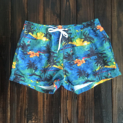 Μοντέρνα ανδρικά μαγιό με μοτίβα λουλουδιών