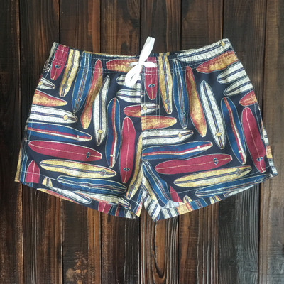 Μοντέρνα ανδρικά μαγιό με μοτίβα λουλουδιών