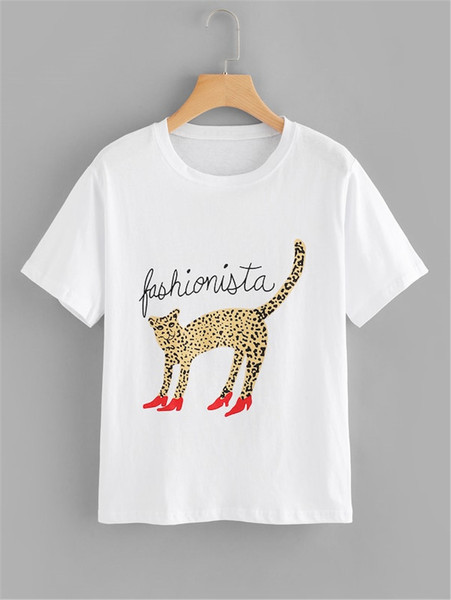 Tricou de damă cu aplicație și mâneci scurte în alb