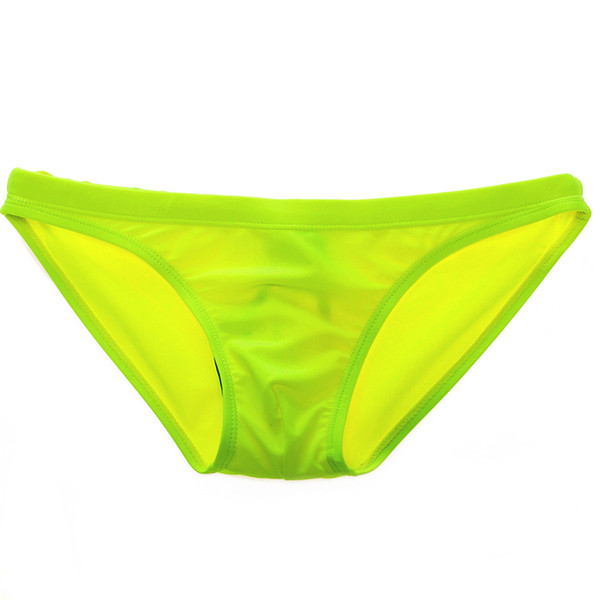 Μοντέρνο ανδρικό μαγιό με διάφορα χρώματα