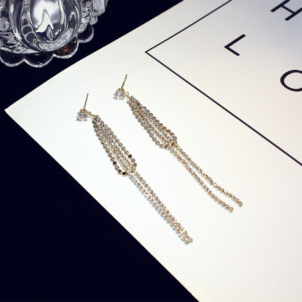 Cercei lungi de dama - de culoare aurie cu pietre