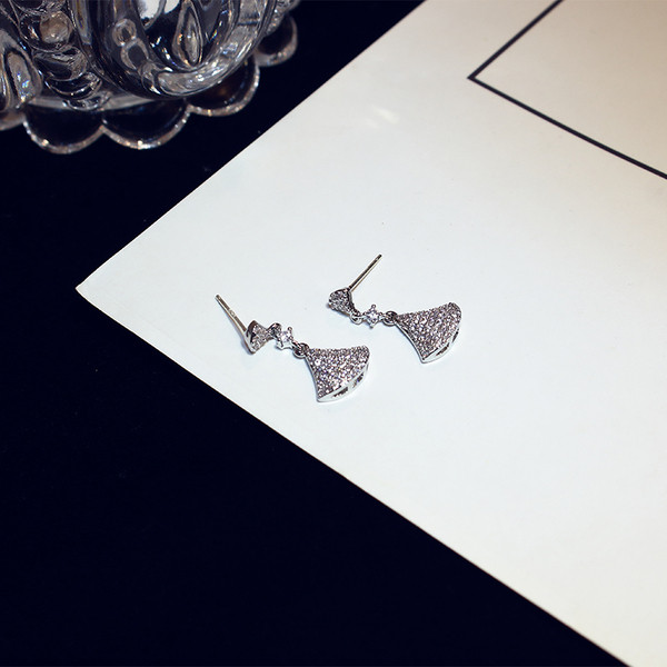 Cercei eleganti de dama - in doua culori cu pietre