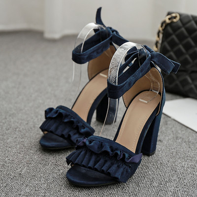 Öko velúrból készült női szandál vastag sarokkal barna és kék színben