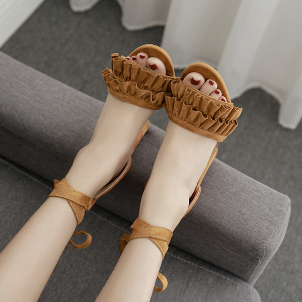 Öko velúrból készült női szandál vastag sarokkal barna és kék színben