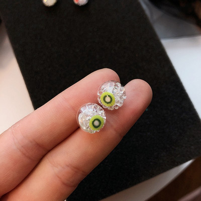 Női kis fülbevaló több színben gyöngyökkel