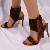 Model nou de sandale de dama cu model leopard si franjuri