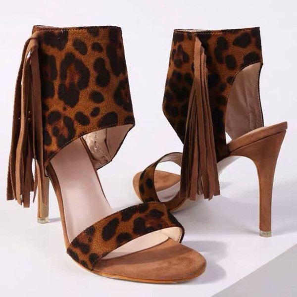 Model nou de sandale de dama cu model leopard si franjuri