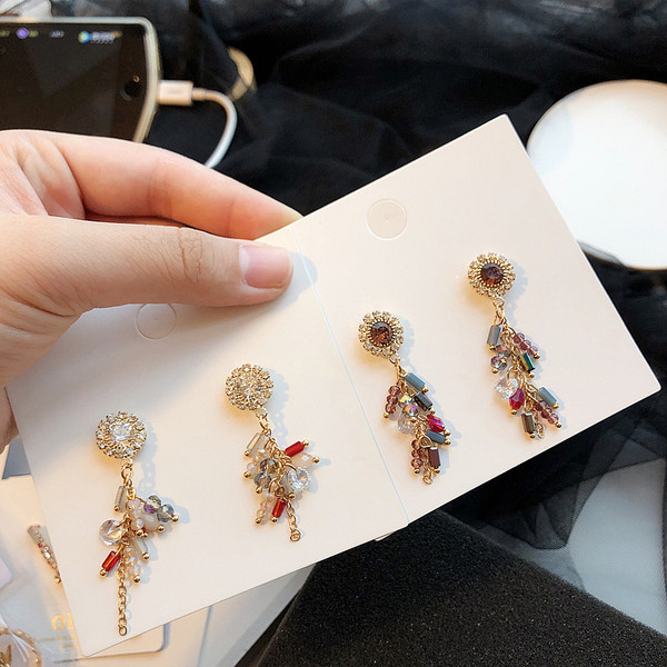 Cercei moderni de dama cu pietre si margele