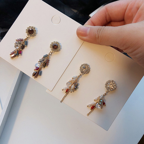 Cercei moderni de dama cu pietre si margele