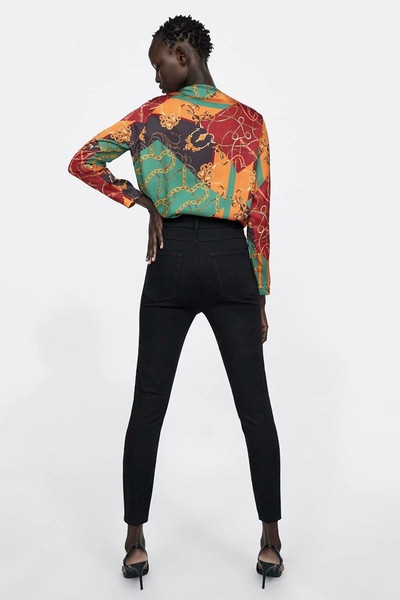 Body elegant de damă cu mâneci lungi și decolteu în V cu model cu model