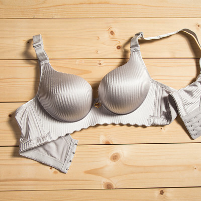 Sutien de damă elegant cu căptușeală în diferite culori