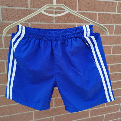 Модерни мъжки къси панталони с кант в няколко цвята