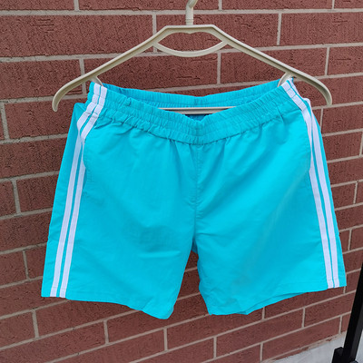 Модерни мъжки къси панталони с кант в няколко цвята