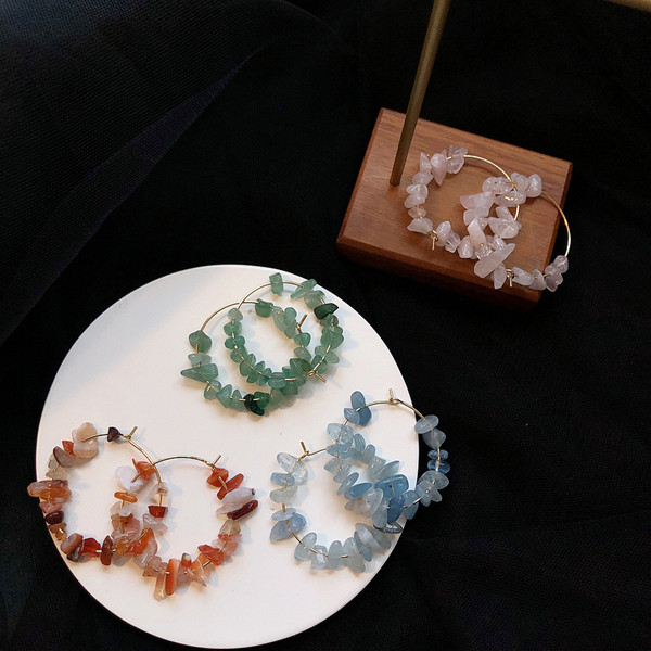 Cercei moderni de dama in patru culori cu margele