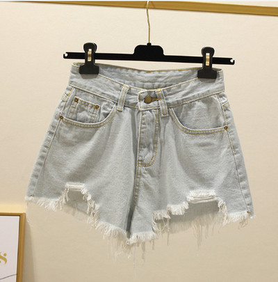 Pantaloni scurți de damă cu motive rupte în trei culori