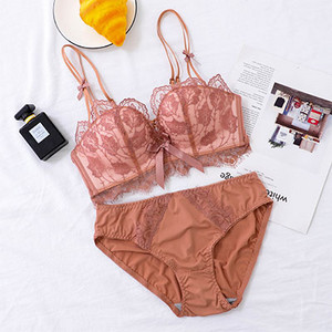 Lenjerie intimă din două piese cu dantelă în diferite culori