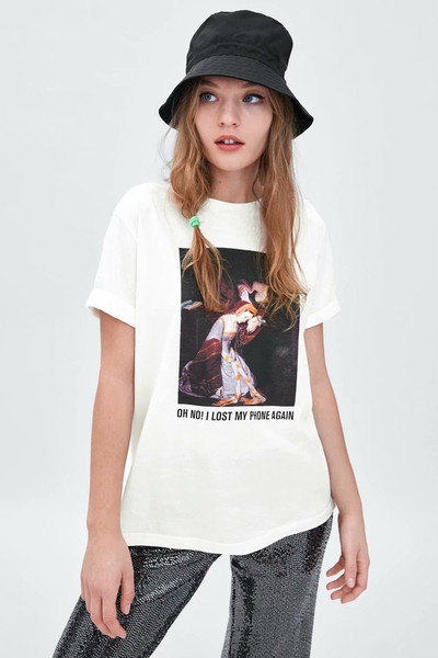 Alkalmi póló fehér és fekete rátéttel és felirattal