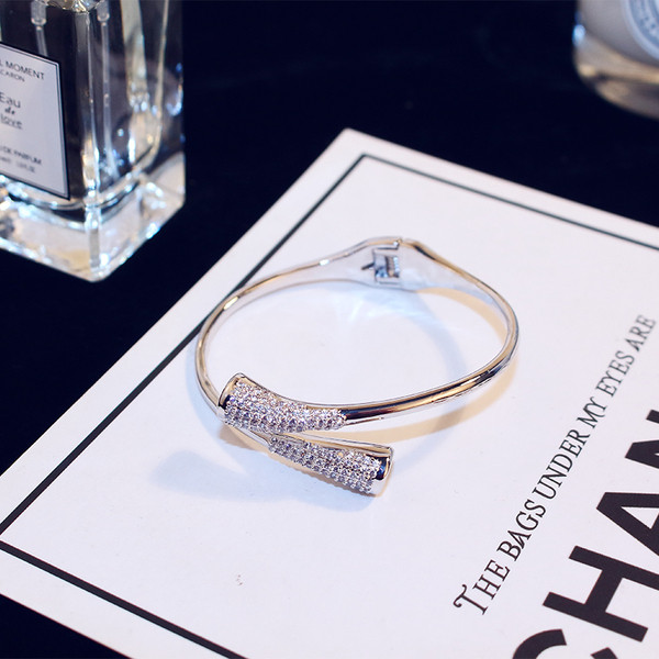 Brățară elegantă de damă cu pietre decorative