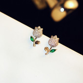 Cercei eleganti de dama in forma de floare in doua culori