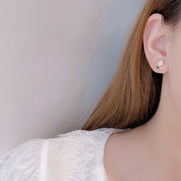 Cercei eleganti de dama in forma de floare in doua culori