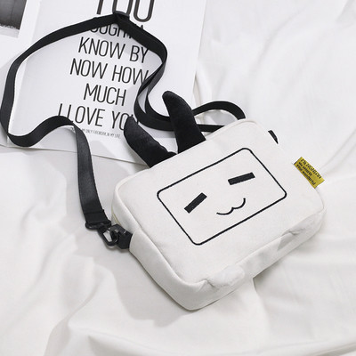 Alkalmi női táska 3D elemmel több színben