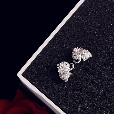 Női kis fülbevaló arany és ezüst színben kövekkel