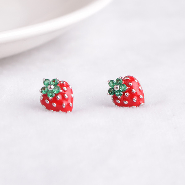 Cercei de dama actuali in rosu