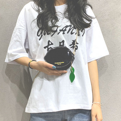 Geanta de dama moderna in forma de lamaie cu lant metalic