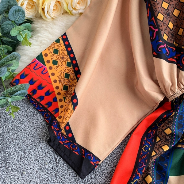 Rochie de dama cu model colorat si maneci lotus