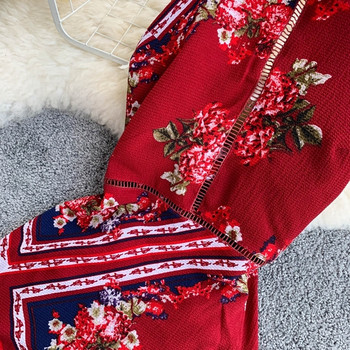 Modern női ruha virágmintával