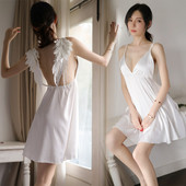 Modern női szatén hálóing fekete, piros és fehér színekben