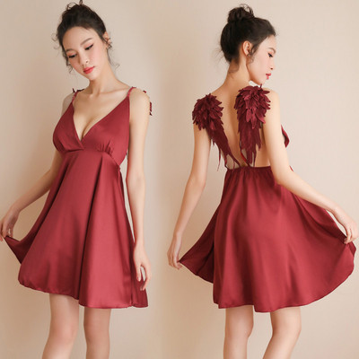 Modern női szatén hálóing fekete, piros és fehér színekben