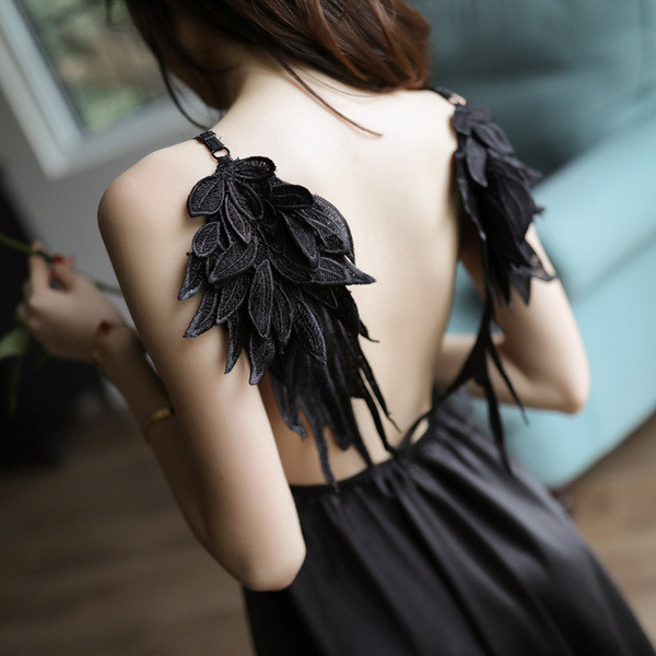 Modern női szatén hálóing fekete, piros és fehér színekben